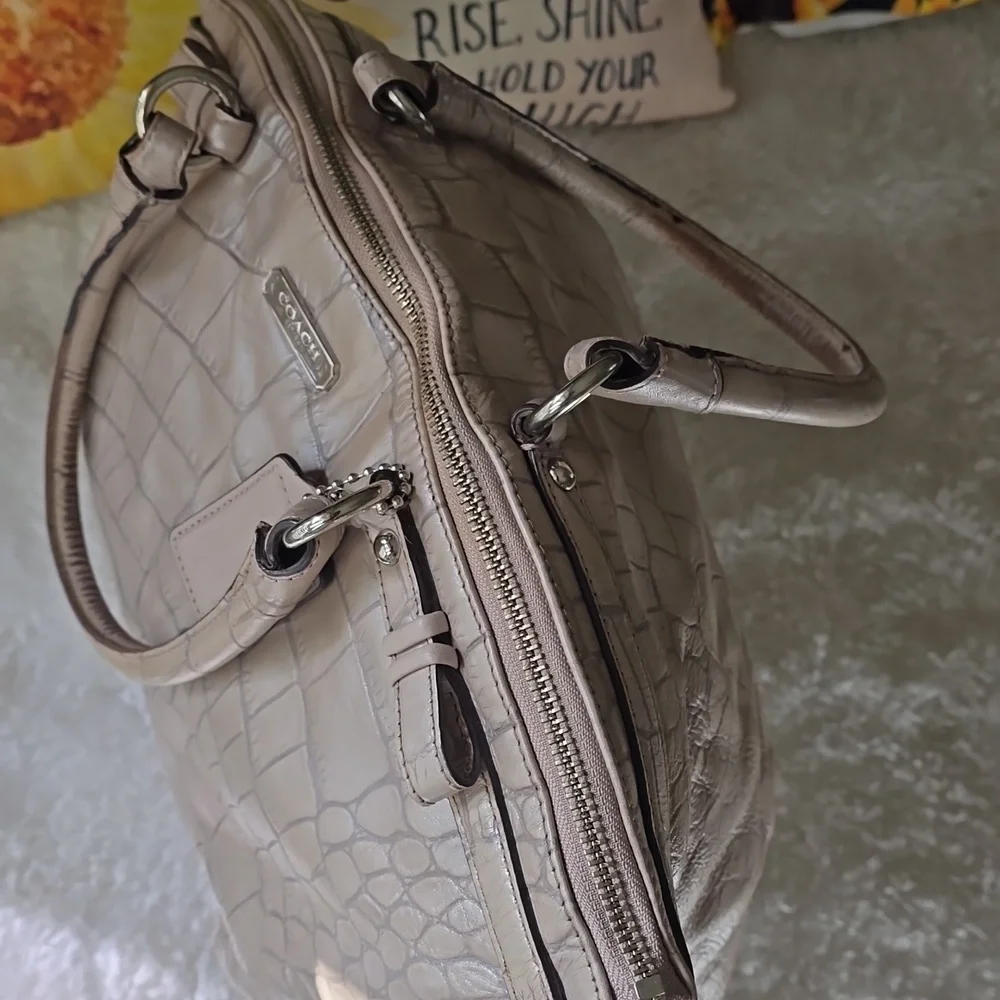 COACH Madison LINDSEY Croc Embossed Large Purse - Picture 7 of 16